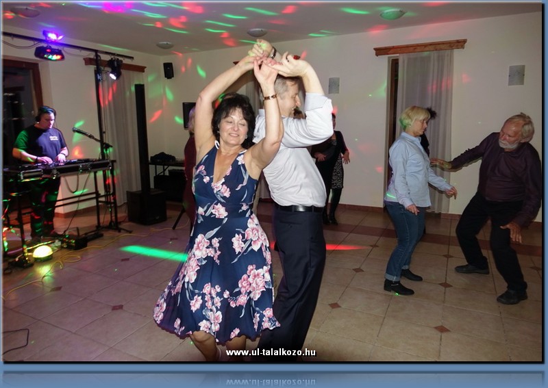 Reb_bal_27